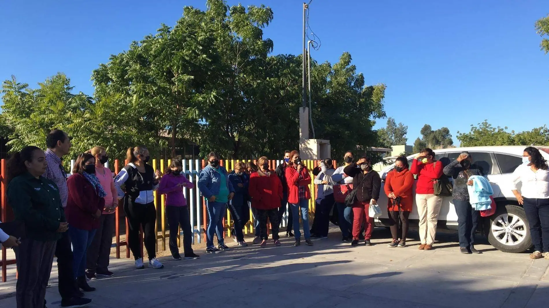 Protesta padres ciclovia colima